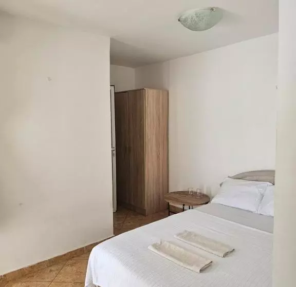 پانسیون Rustic Room