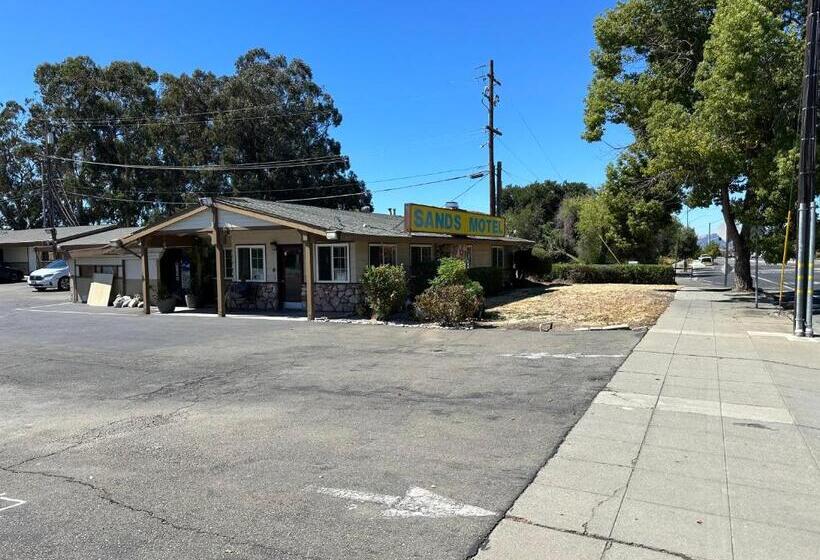 Sands Motel