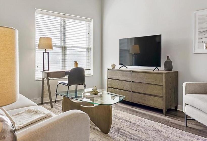 The Leo Apartments By Barsala