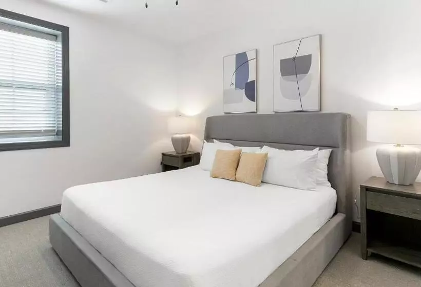The Leo Apartments By Barsala