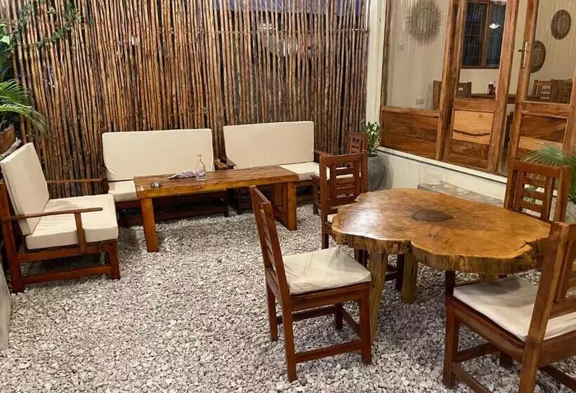 Retkeilymaja Roots Inn