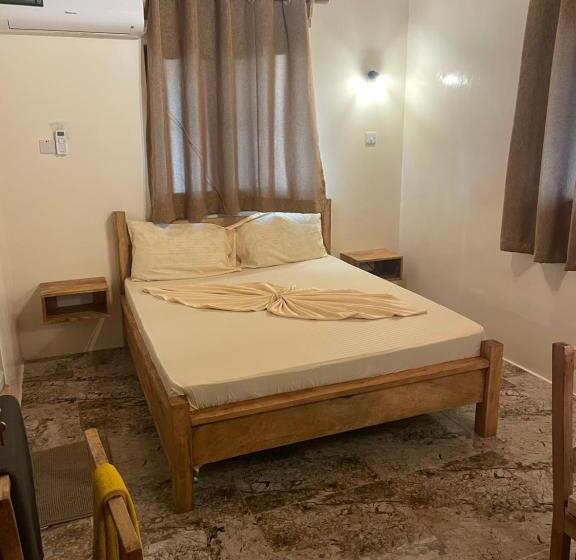 هاستل Roots Inn