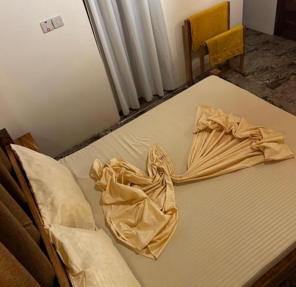 هاستل Roots Inn