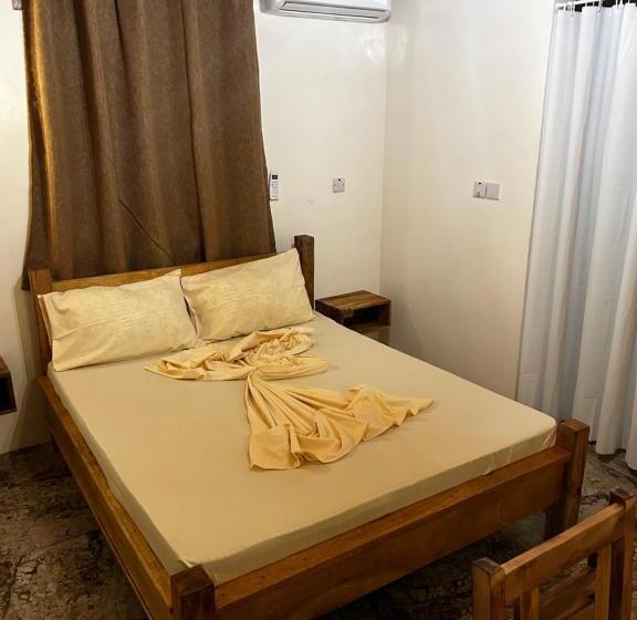 هاستل Roots Inn