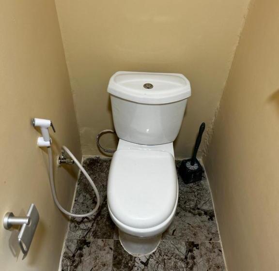 هاستل Roots Inn