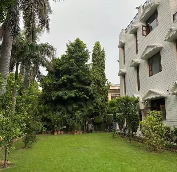 ベッドアンドブレックファースト Bhagya Homestay Royal Room Mohali S Best