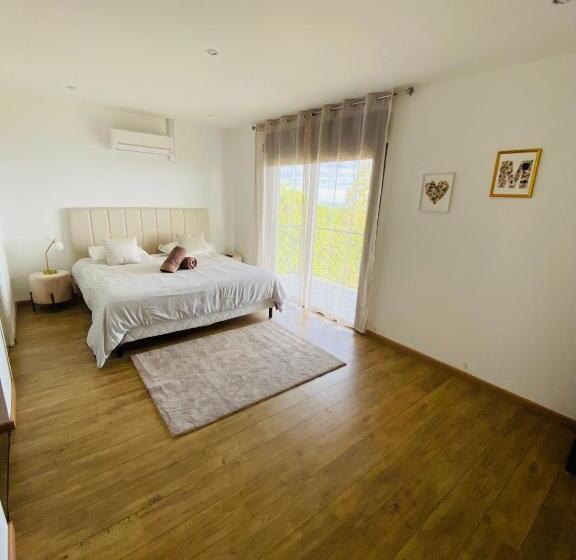 تختخواب و صبحانه Chambre D Hôtes Mahot