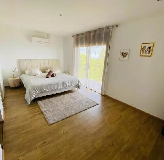 تختخواب و صبحانه Chambre D Hôtes Mahot