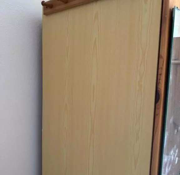 ベッドアンドブレックファースト Privates Zimmer Mit Ausflugsbegleitung