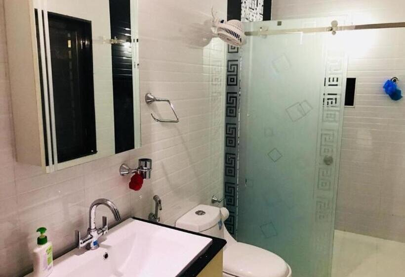 هتل Shree Radhe Bungalow Bhuj