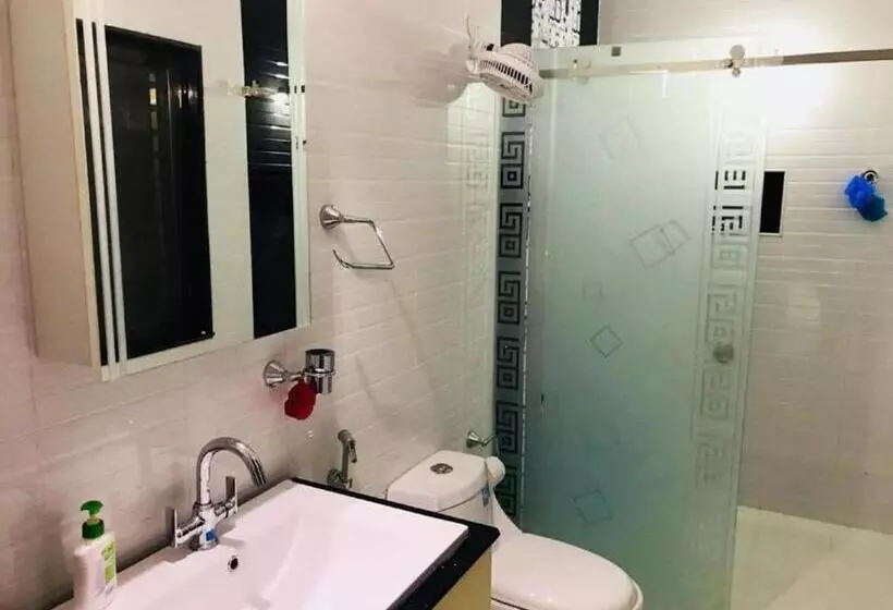 ホテル Shree Radhe Bungalow Bhuj