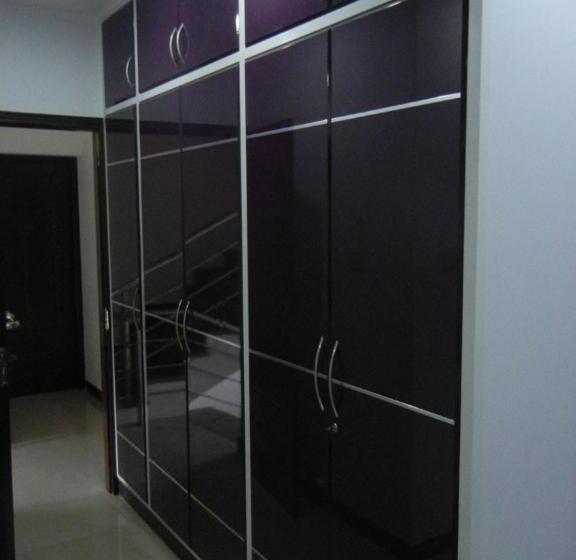 هتل Shree Radhe Bungalow Bhuj