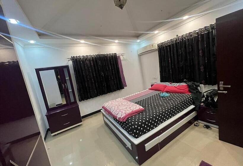 هتل Shree Radhe Bungalow Bhuj