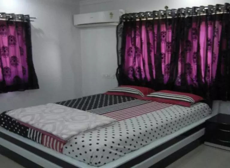 ホテル Shree Radhe Bungalow Bhuj