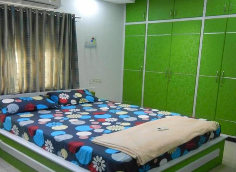 هتل Shree Radhe Bungalow Bhuj