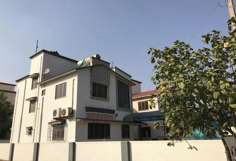 هتل Shree Radhe Bungalow Bhuj