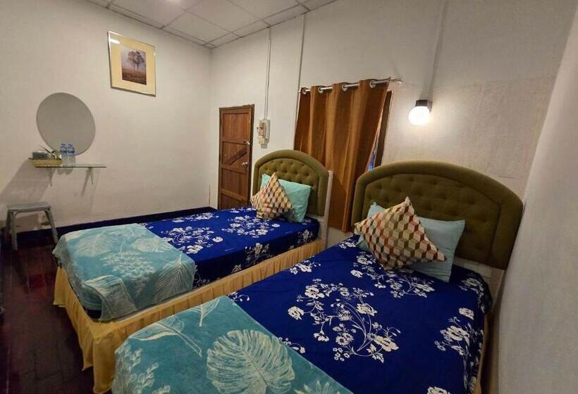 Hotel The Nanda Beach Resort