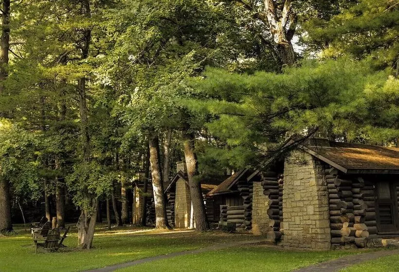 Hotelli White Pines Lodge