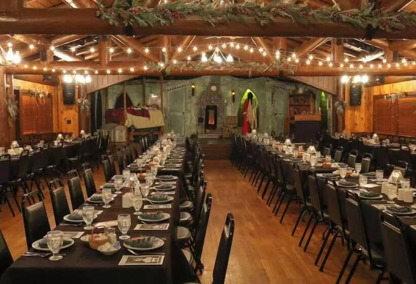 Hotelli White Pines Lodge