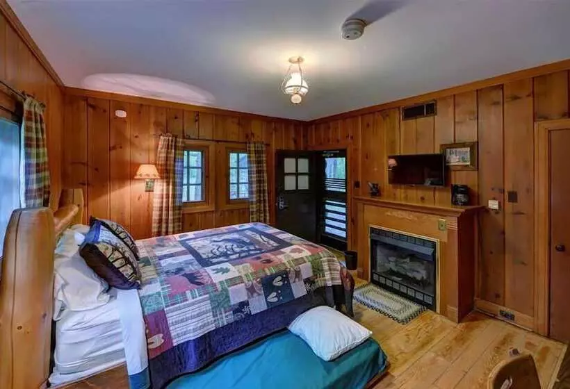 Hotelli White Pines Lodge