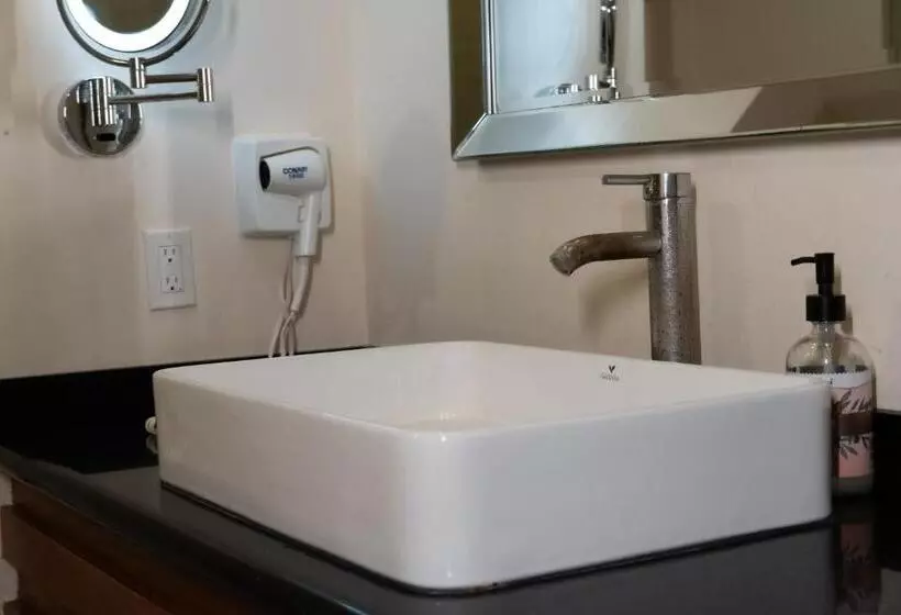 Infinity Suites Habitacion Doble 102