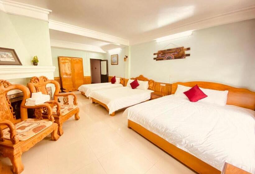 Khuyên Ngọc Hotel Sapa