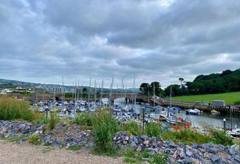 펜션 Beachcroft Cliff View