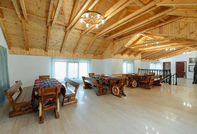 Majatalo Casa Perla Vlădesei