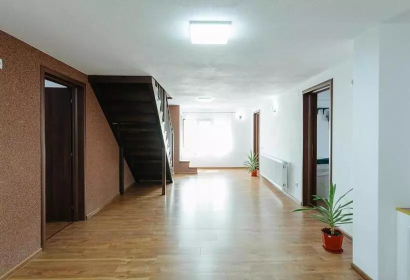 Majatalo Casa Perla Vlădesei