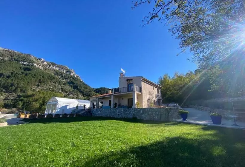 Majatalo Villa Safran