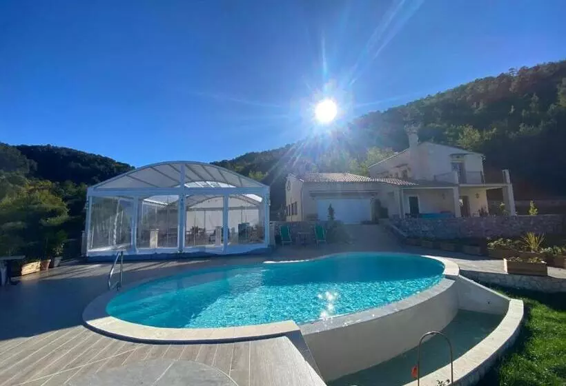 Majatalo Villa Safran