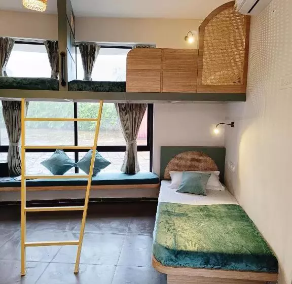 Retkeilymaja Voyage Zo Lonavala