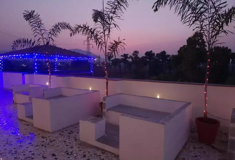 Retkeilymaja Voyage Zo Lonavala