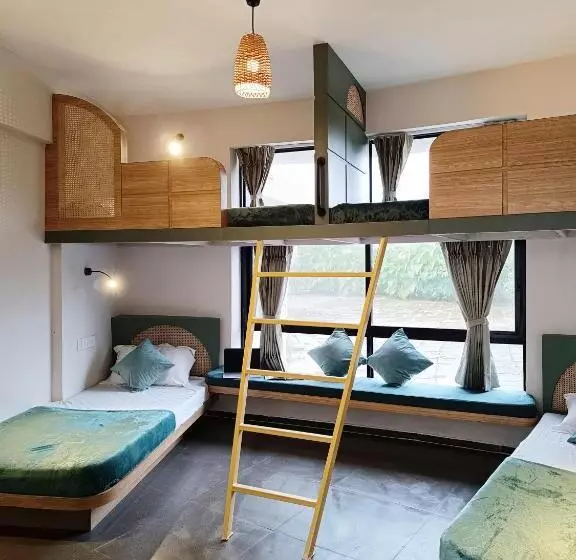 Retkeilymaja Voyage Zo Lonavala