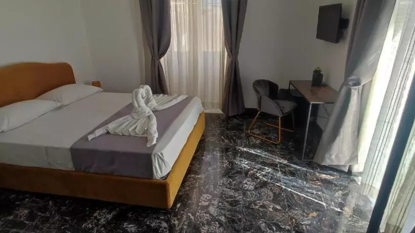 Aamiaismajoitus (B&B) Fevi Rooms