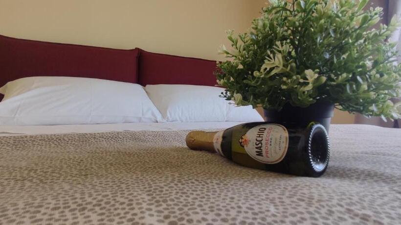 مبيت وإفطار Fevi Rooms