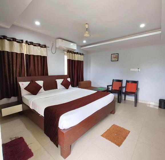 Goroomgo Hotel Maa Tulsi Guest House Ujjain