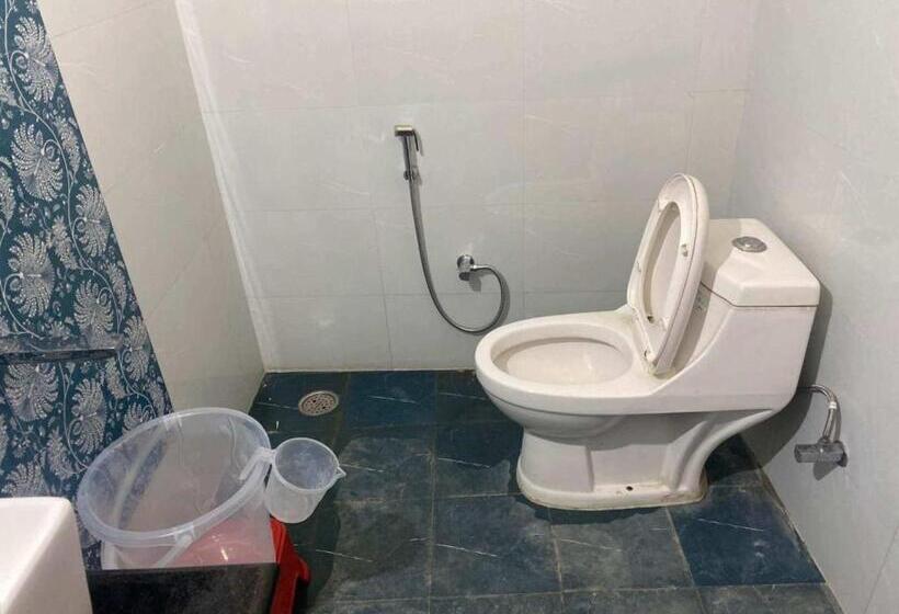 Goroomgo Hotel Maa Tulsi Guest House Ujjain