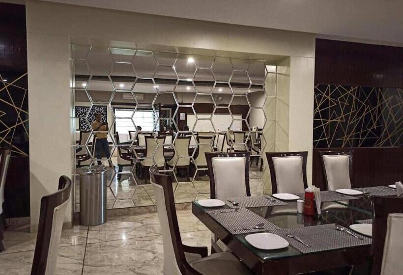 Goroomgo Hotel Maa Tulsi Guest House Ujjain