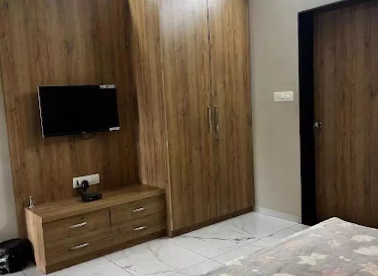 ホテル Krushnashray Farms Ahmedabad