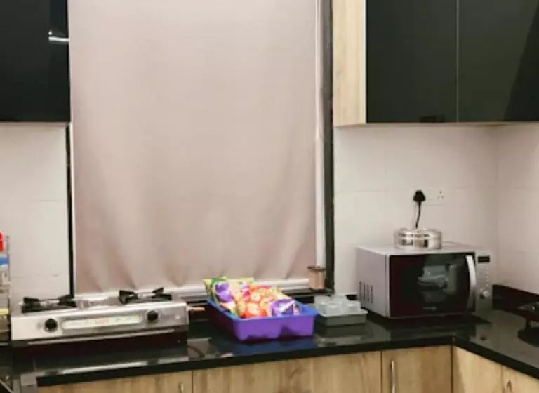 ホテル Krushnashray Farms Ahmedabad