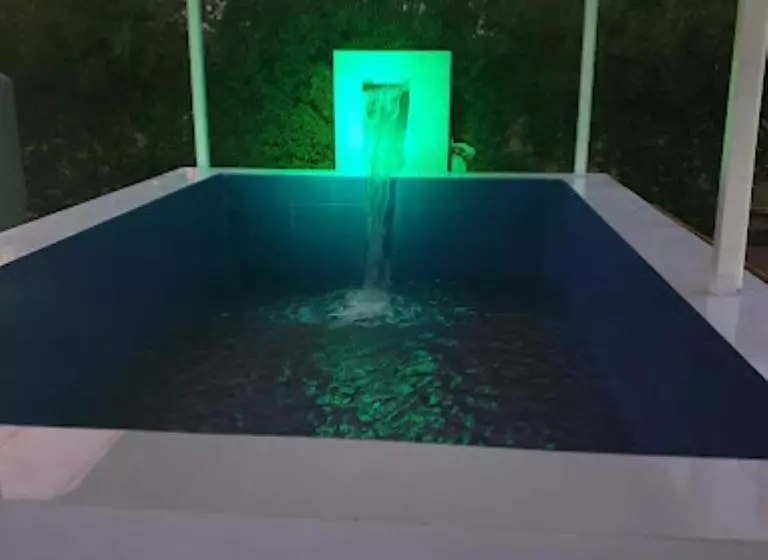 ホテル Krushnashray Farms Ahmedabad