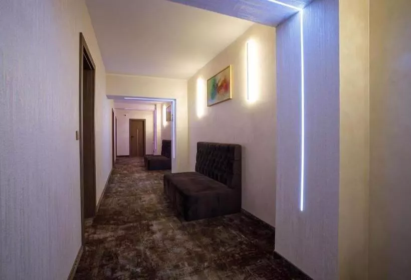 ホテル Pensiunea Natalya