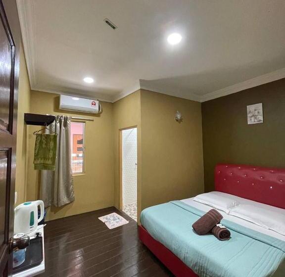 הוסטל Perhentian Village Inn