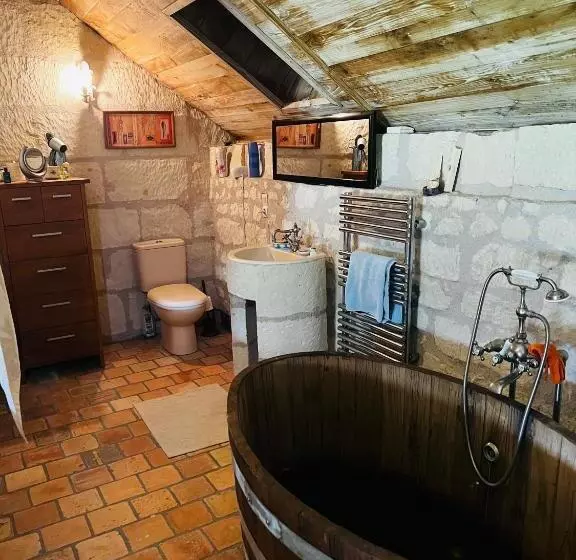 ベッドアンドブレックファースト Château De La Thibaudière   Chambre Du Tonneau