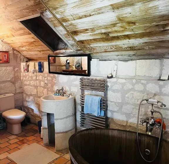 ベッドアンドブレックファースト Château De La Thibaudière   Chambre Du Tonneau