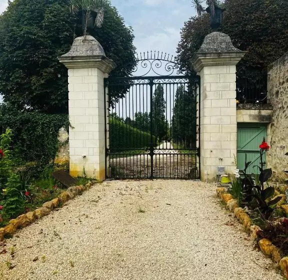 ベッドアンドブレックファースト Château De La Thibaudière   Chambre Du Tonneau