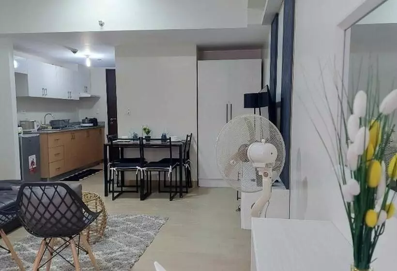 ベッドアンドブレックファースト Manhattan Plaza 1 Araneta Cubao Sereene City Bnb