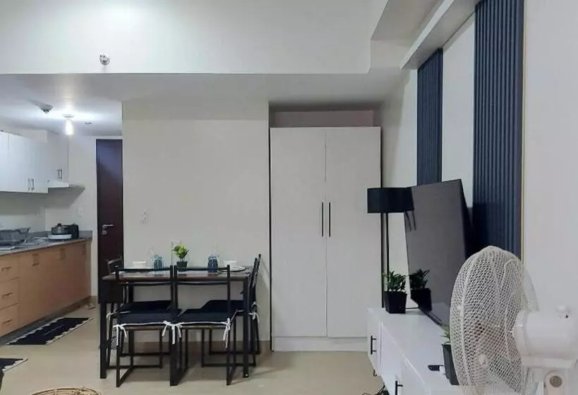 ベッドアンドブレックファースト Manhattan Plaza 1 Araneta Cubao Sereene City Bnb