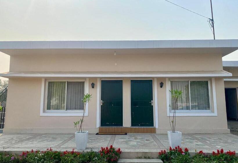 هتل The Bougainvillea Cottage Farmstay Near Dehradun , 2 Bedroom Private Cottage Next To Fields And Orch